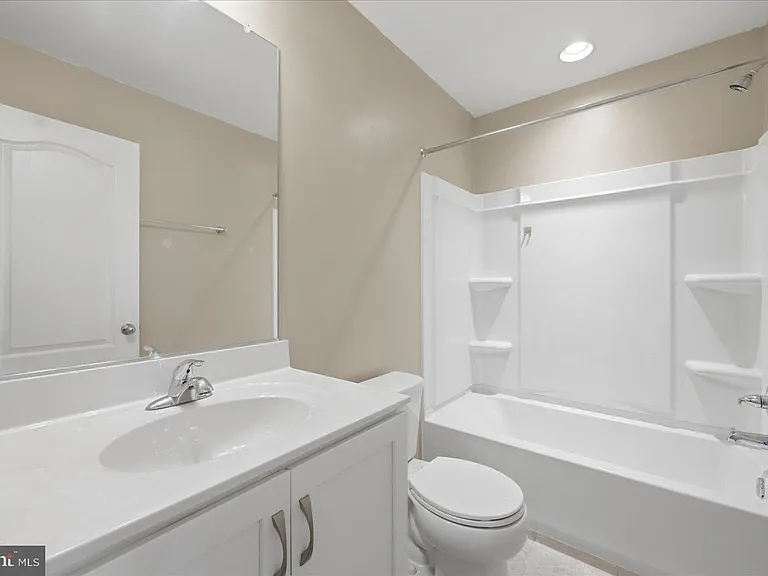 658 Thumper Dr — Photo 3