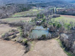 1733 Schluersburg Rd, Augusta, MO 63332
