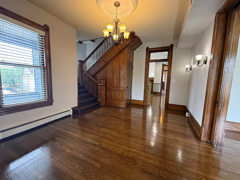 925 1st St SW — Photo 6