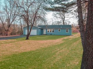 340 Ridgeview Dr E, Wayzata, MN 55391