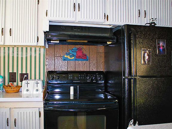 5th image of 1436 Dover Ln
