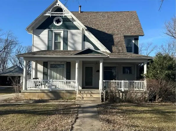 105 Lakeshore Dr NW, Stewartville, MN 55976