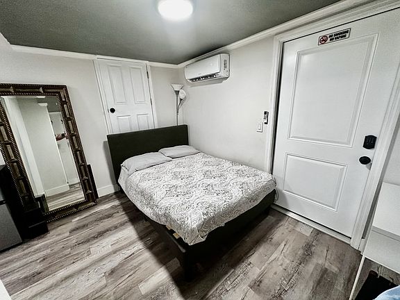 5th image of 2223 Amherst Ave #B