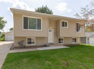 608 M Ave, Grundy Center, IA 50638