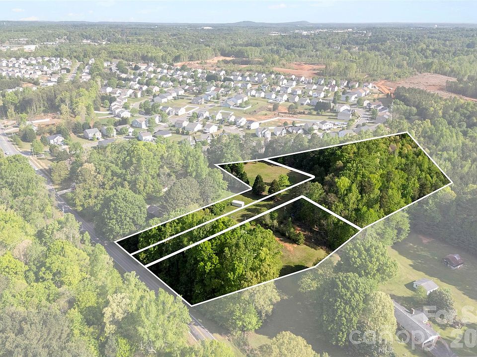 1st image of 823 Carson Rd