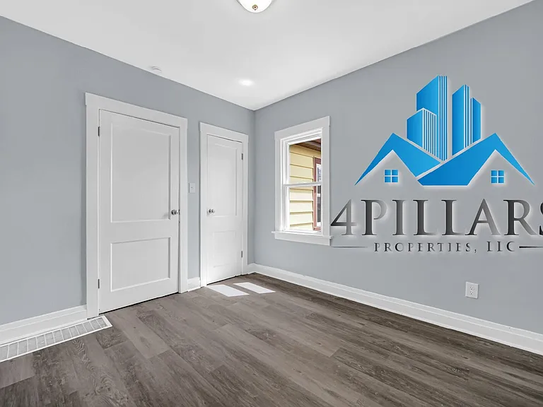 648 Stewart Ct — Photo 9