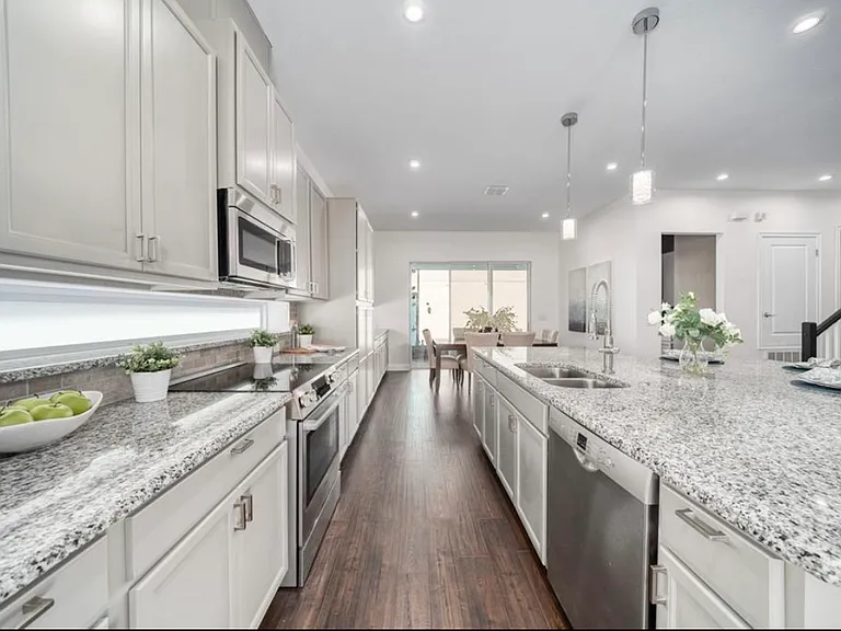 7070 Higgs Aly — Photo 8