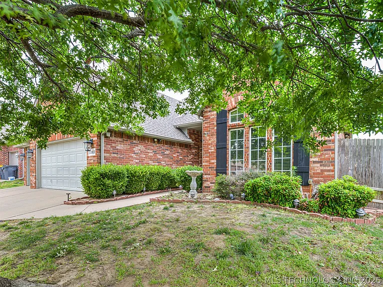 11813 S Tamarack Ct — Photo 2