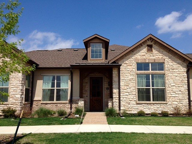 1st image of 451 Watermere Dr