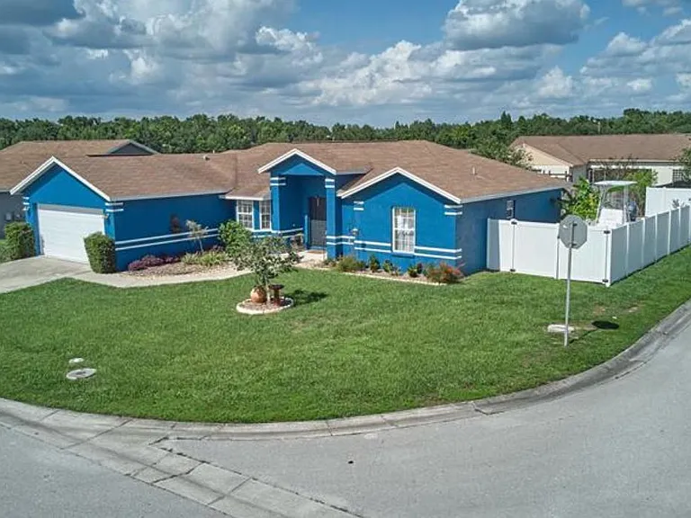 6784 Bordeaux Blvd — Photo 3