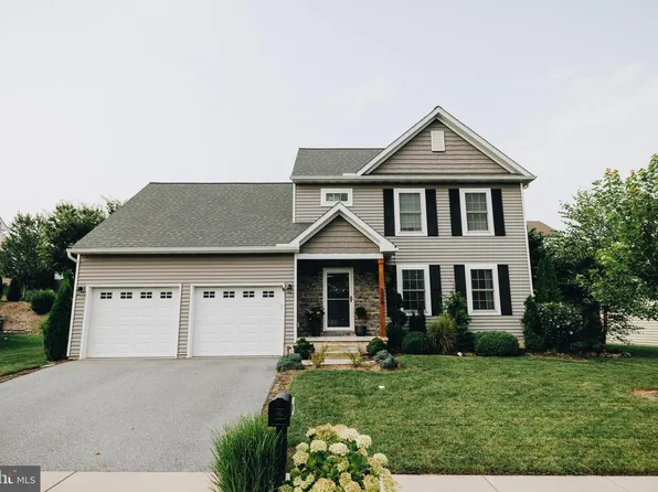 226 Loghes Dr, Manheim, PA 17545