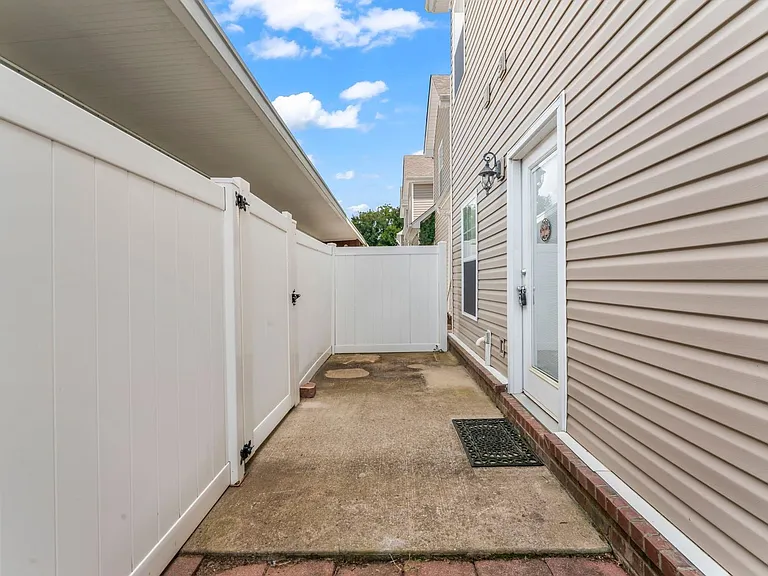 823 General Cabot Ct — Photo 26