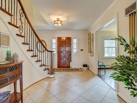 3rd image of 4822 Buckhorn Dr