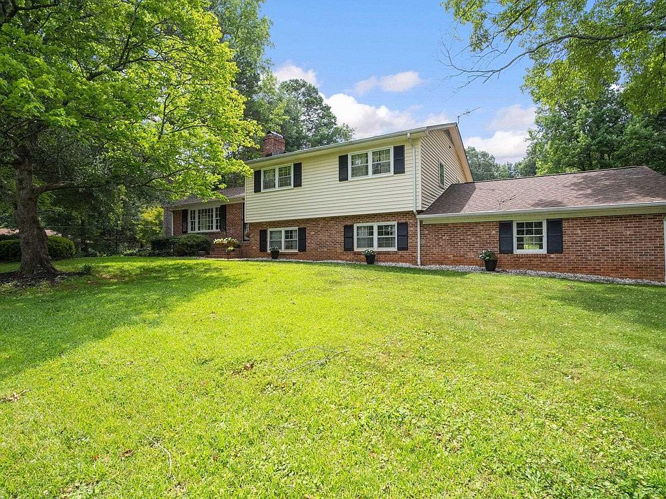1st image of 101 Woodburn Dr