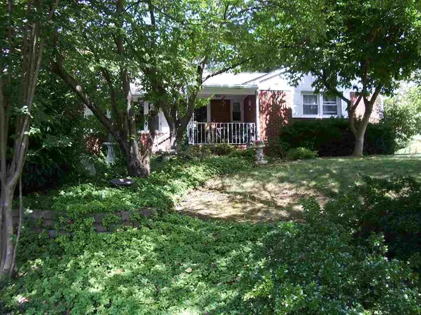 301 Virginia Ave, Elkton, VA 22827