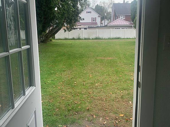 Access to the backyard