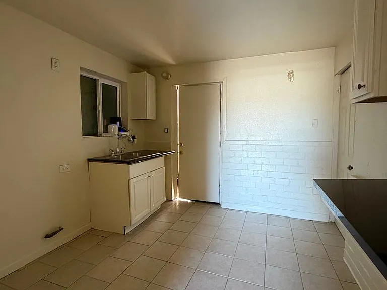 504 E Williams St — Photo 11