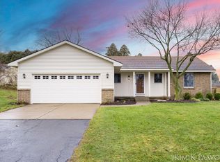 833 Crahen Ave NE, Grand Rapids, MI