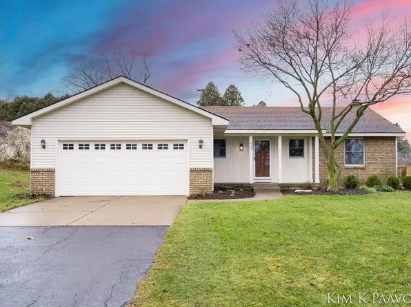 833 Crahen Ave NE, Grand Rapids, MI 49525