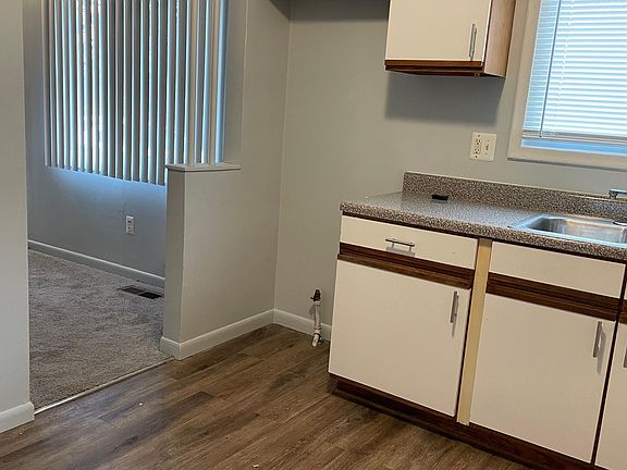 5th image of 30211 Glenwood St