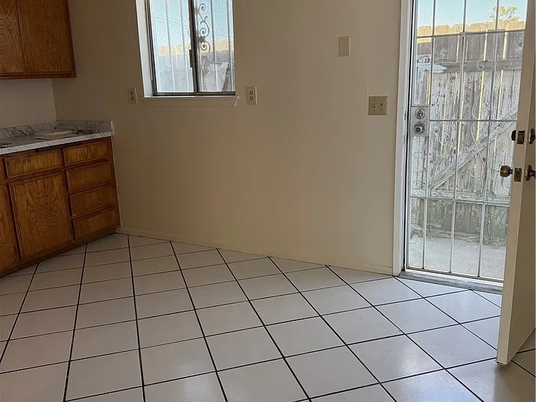 16230 Sequoia St — Photo 3