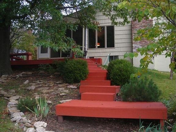 5th image of 10222 Briar St