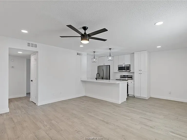 1503 Alpine Cir #B — Photo 6