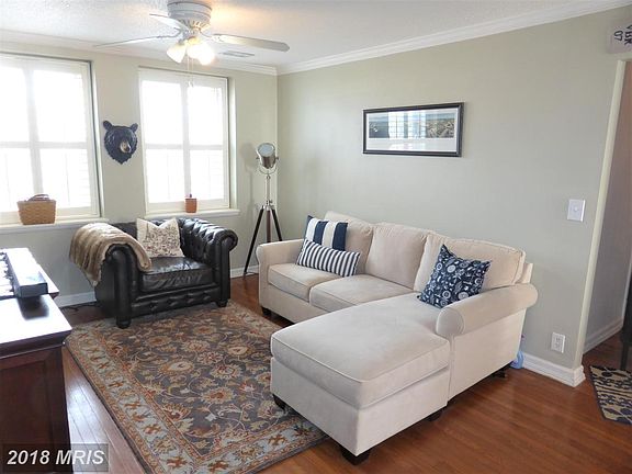 2nd image of 2966 S Columbus St #3248