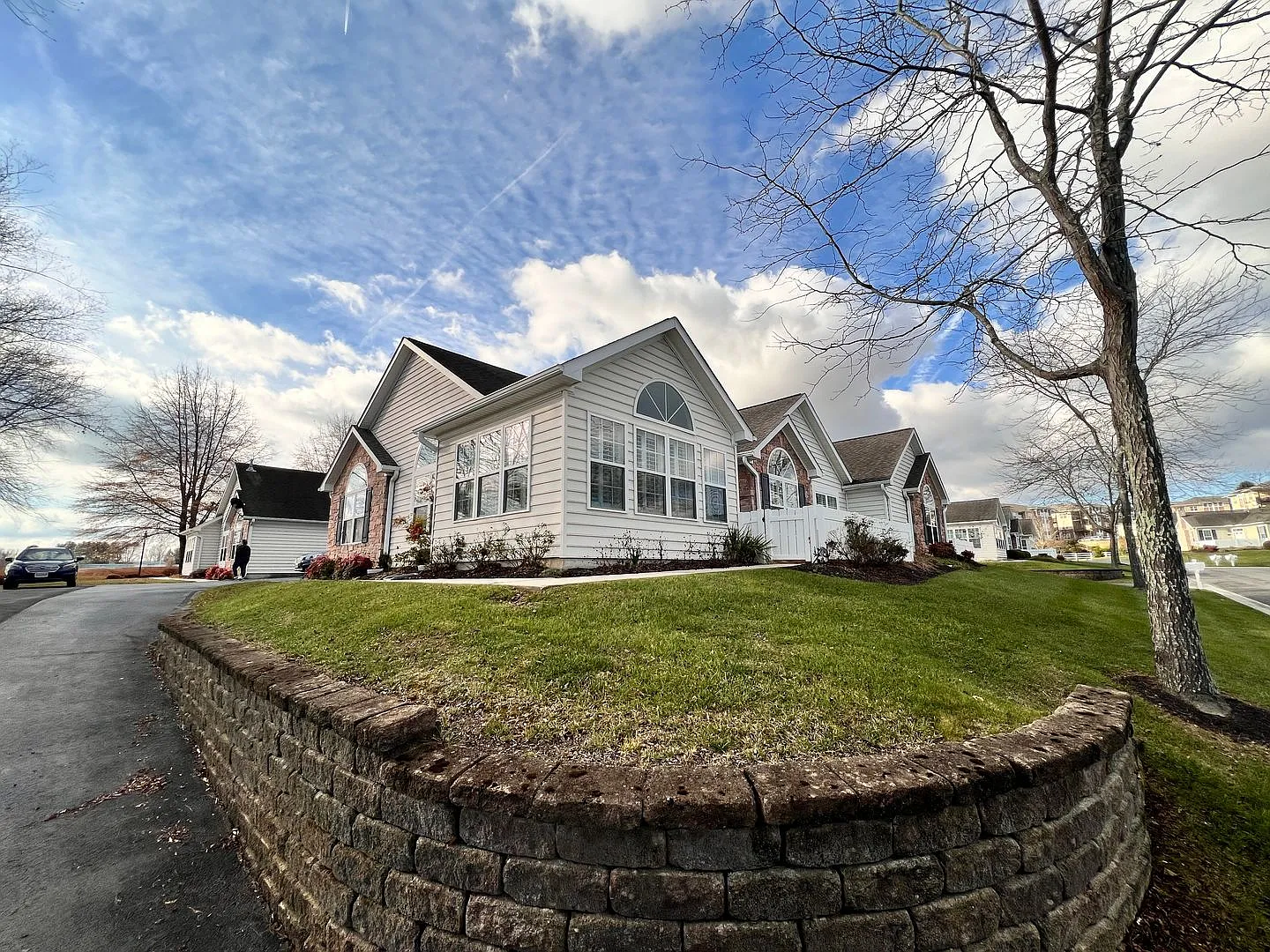 Stunning Three bedroom Villa in The Villas at Peppers Ferry A Must-See! — Photo 1