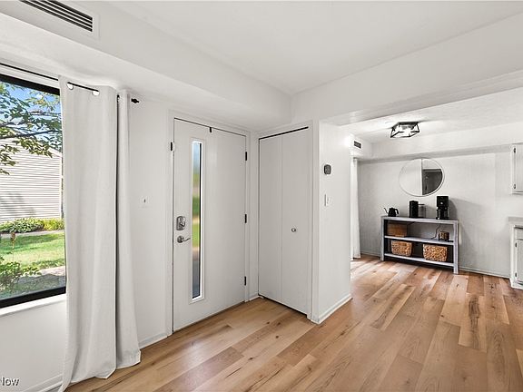 5th image of 1510 Cedarwood Dr #D