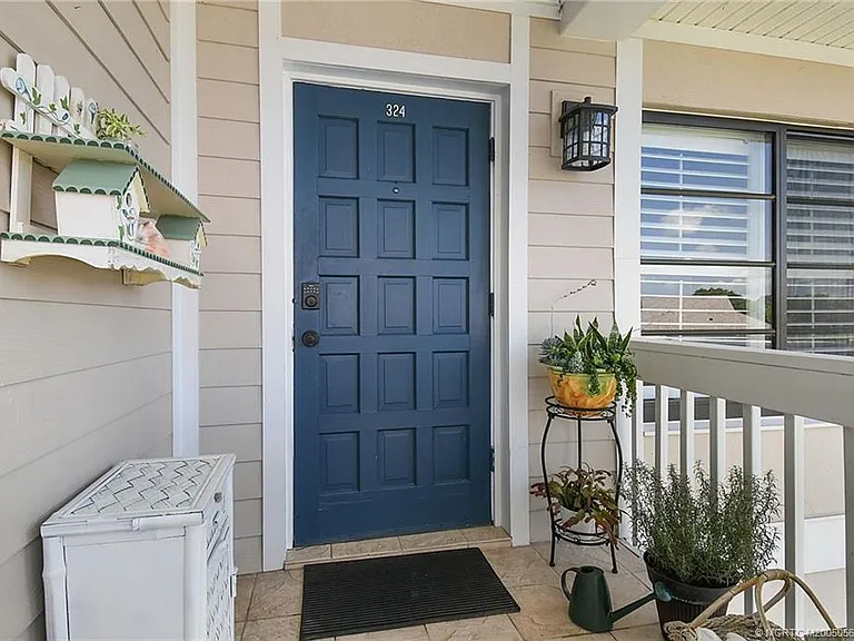 324 NE Golfview Cir #324 — Photo 9