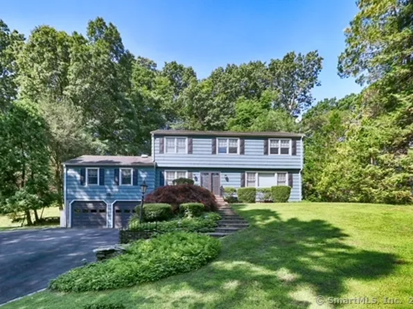 265 Primrose Ln, Fairfield, CT 06825