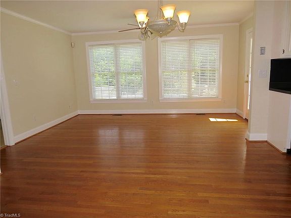 2nd image of 2103 Richardson Dr