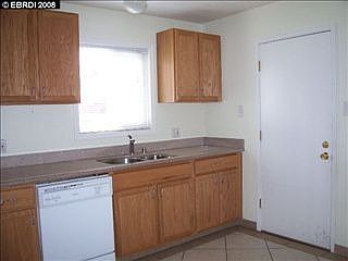 3rd image of 1614 California Ave