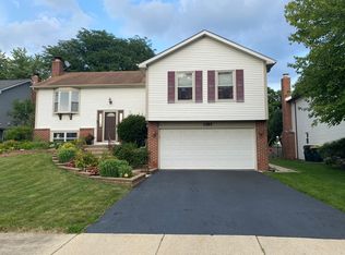 1185 Spring Valley Dr, Carol Stream, IL 60188