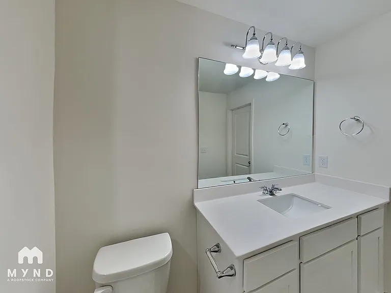119 Saginaw Ct — Photo 13
