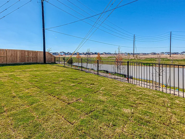 5402 Holly Haven Ct — Photo 42