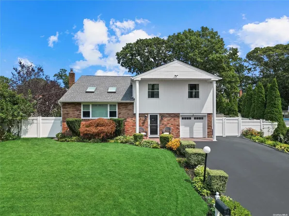 65 Dorchester Road, Ronkonkoma, NY 11779