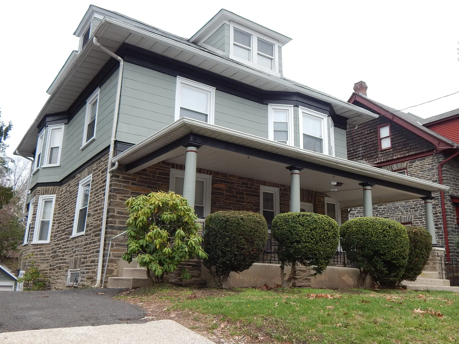 215 Washington Ln photo 1