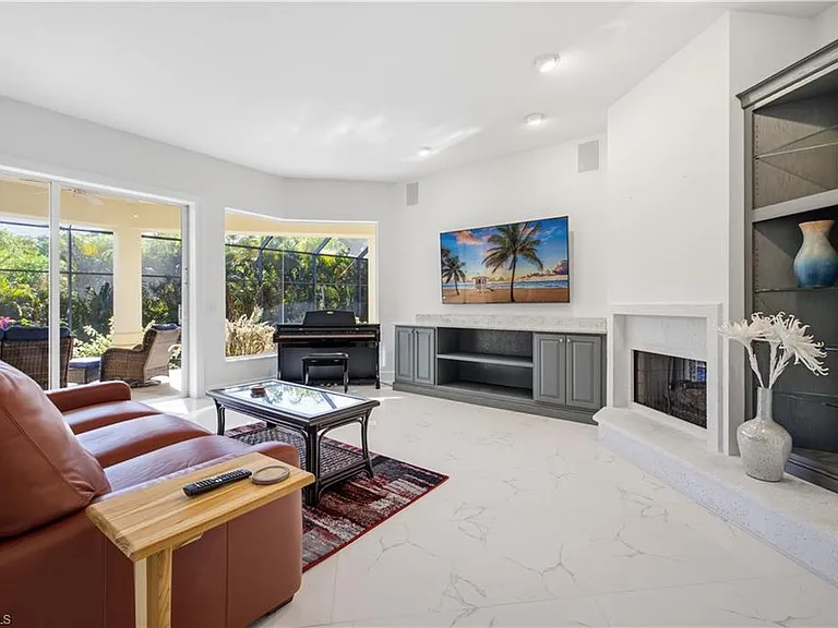 27231 Lakeway Ct — Photo 8