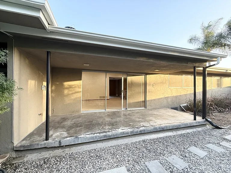 9721 Orangewood Ave — Photo 18