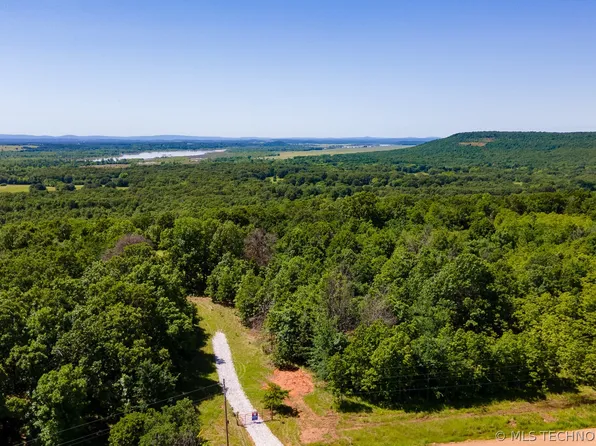 E 243rd St S, Porum, OK 74455