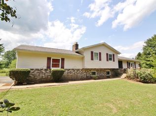 6495 Winter Wood Dr, Nashport, OH 43830