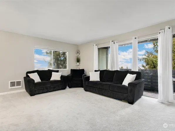 10457 Des Moines Memorial Drive S #402-W, Burien, WA 98168