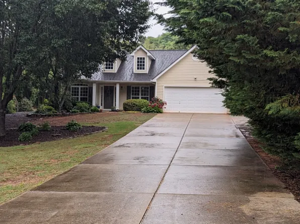 154 Waterloo Dr, Mount Airy, GA 30563