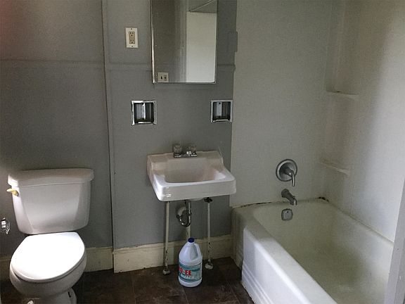 4th image of 819 Mill St APT B