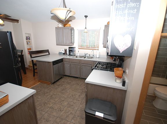 5th image of 25494 W Greenview Ave