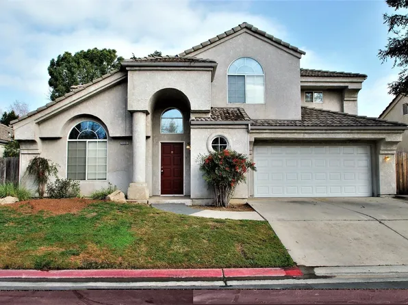 9504 N Whitehouse Dr, Fresno, CA 93720