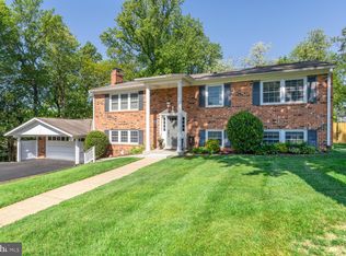 2848 Subtle Ln, Fairfax, VA 22031