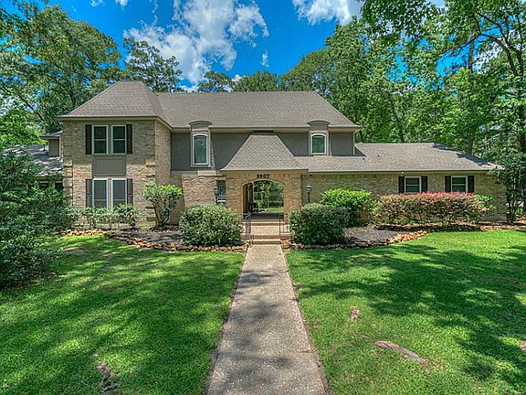 2nd image of 2907 Royal Circle Dr